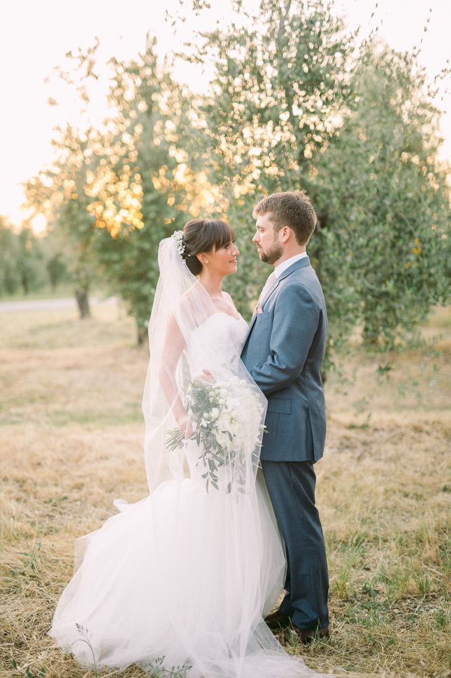 clara_jay_tuscany_fonte_de_medici_siena_florence_wedding_13